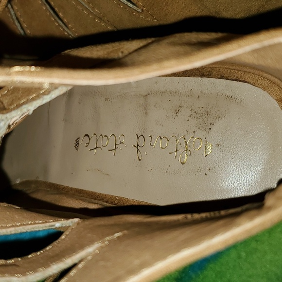 2/$8 👢 Altar’d State Light Brown Heels - Picture 9 of 11